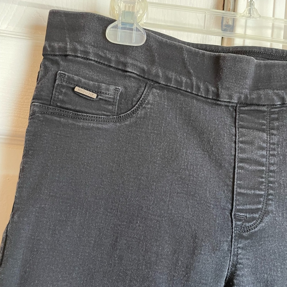 SOLD***Nine West black skinny leg jeans Size 16